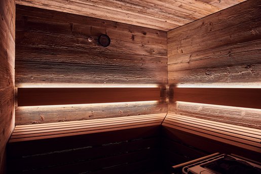 Sauna mit Altholz