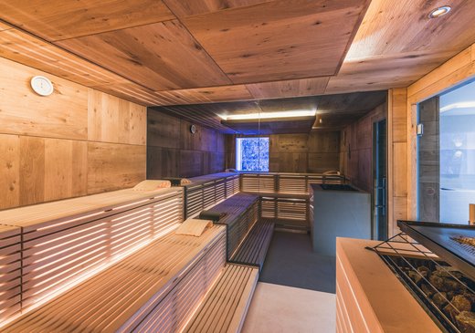 [Translate to Austria:] Schlosshotel Spa Ischgl Sauna Eiche