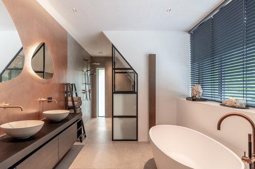 Moderne Landhausvilla Wellnessbad