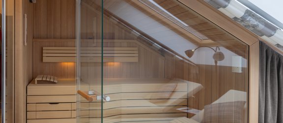 Sauna PREMIUM in der Dachschräge Sauna PREMIUM in der Dachschräge