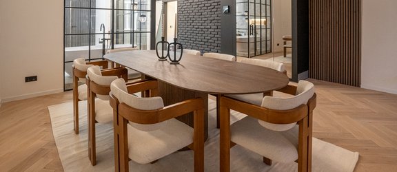 S1 Sauna im Wohnraum KLAFS S1 Sauna in Black mit verspiegelter Front