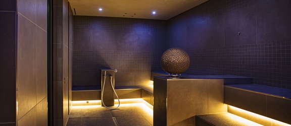 Wellness-Therme FORTYSEVEN – Dampfbad Blue Wellness-Therme FORTYSEVEN Baden, eine Referenz von KLAFS